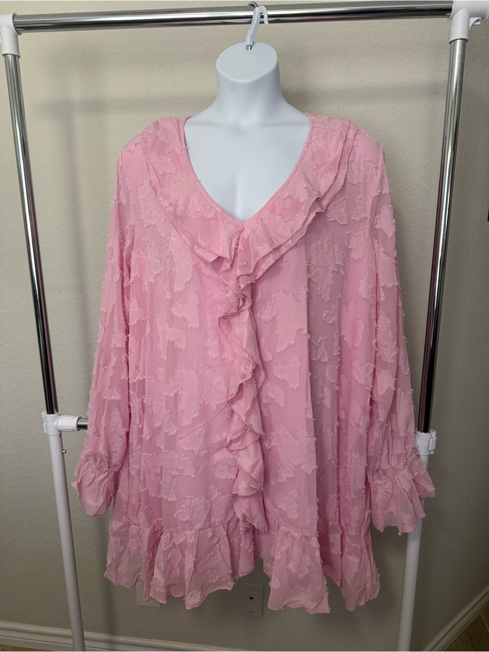 Plus Size Burnout Floral Shift Dress - Picture 5 of 8